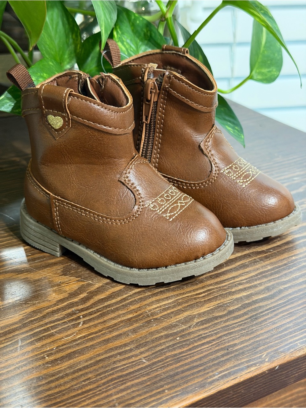 Carter's Brown Toddler Girls Ankle Boots with Heart Accent Size 4 NEW